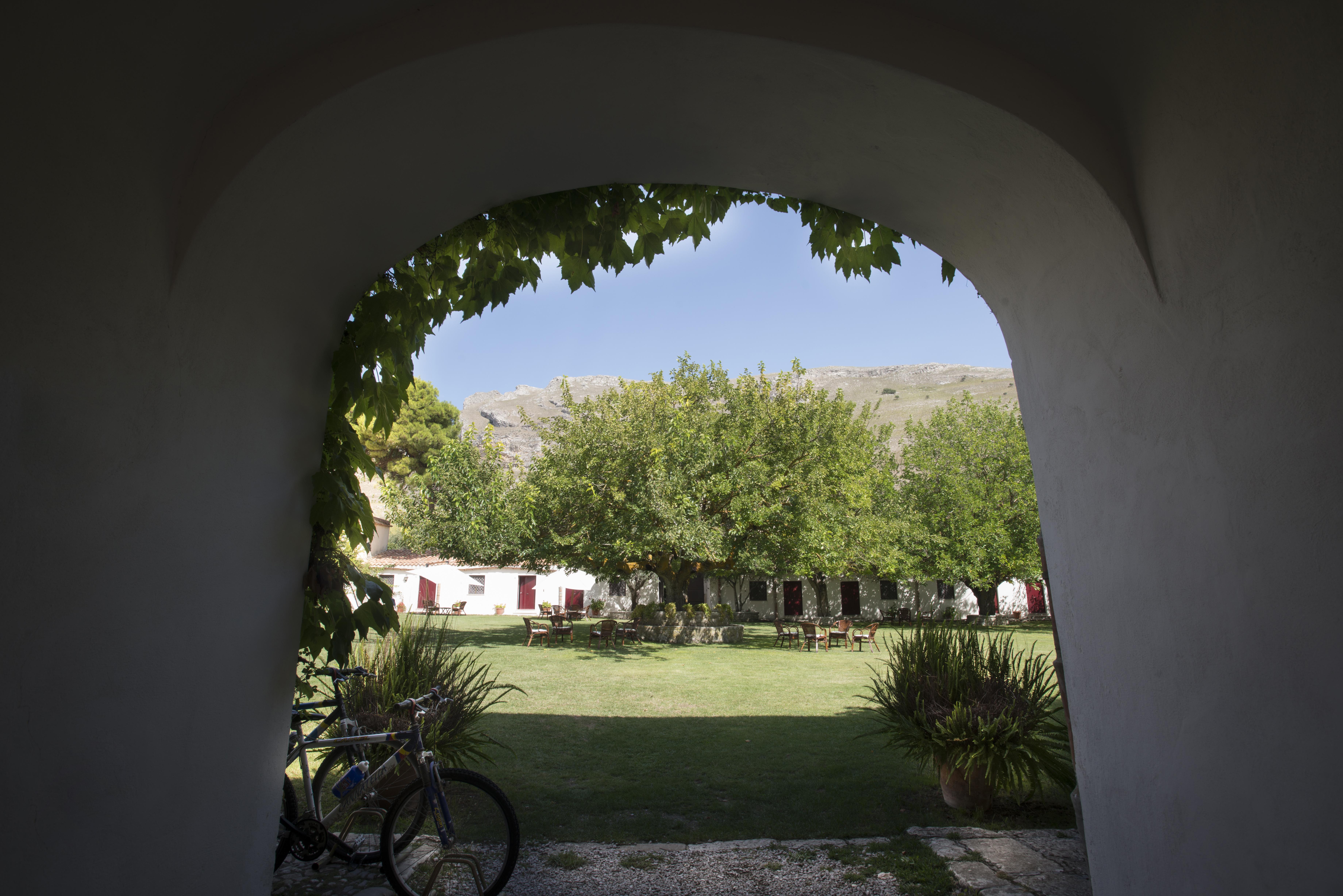 Masseria Rossella Piana Degli Albanesi Exterior photo